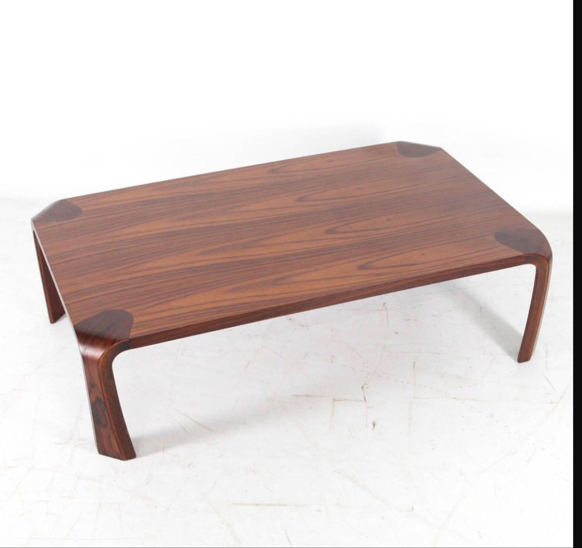Table de salon par Tendo Mokko