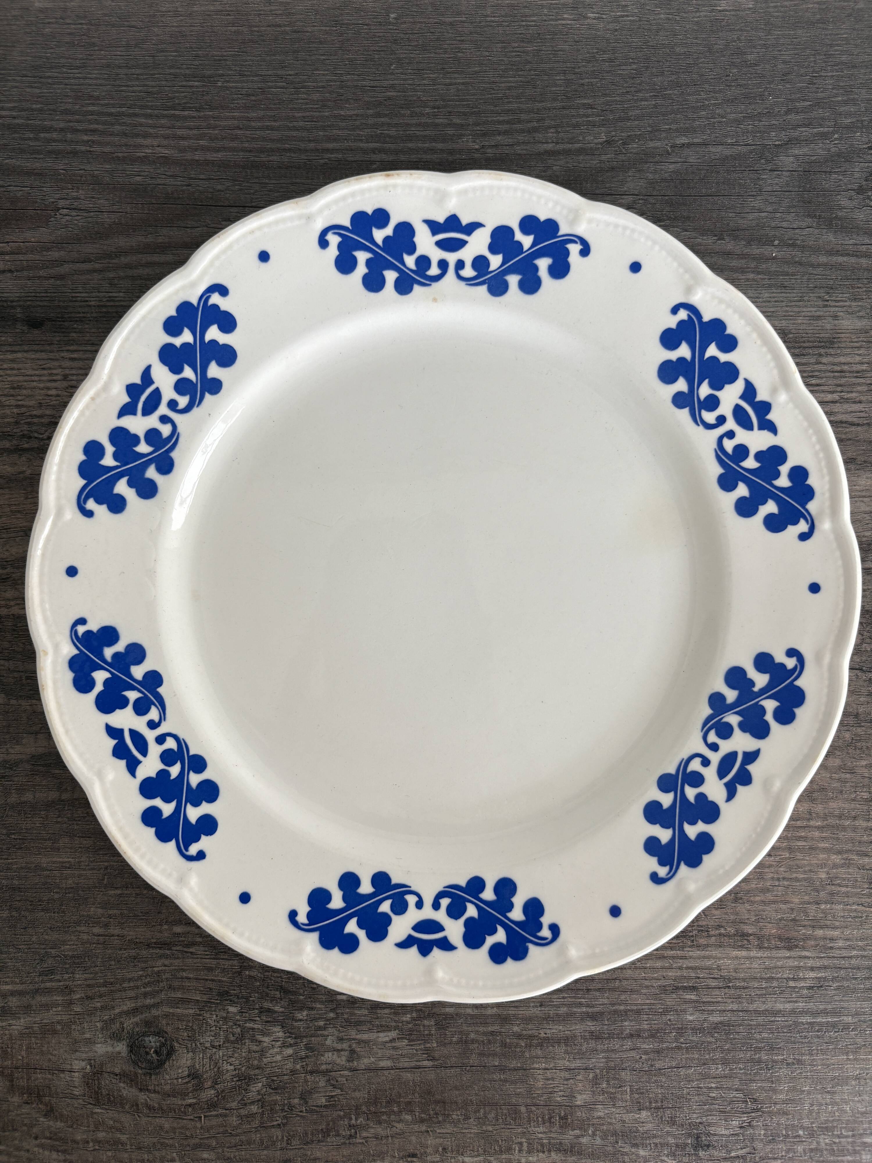 Set of 5 boch la louvière dinner plates