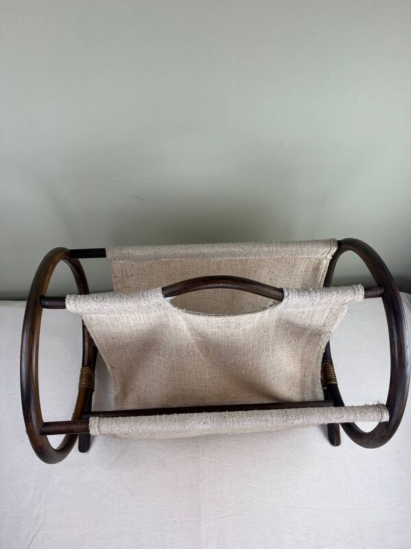 Porte revue vintage en rotin