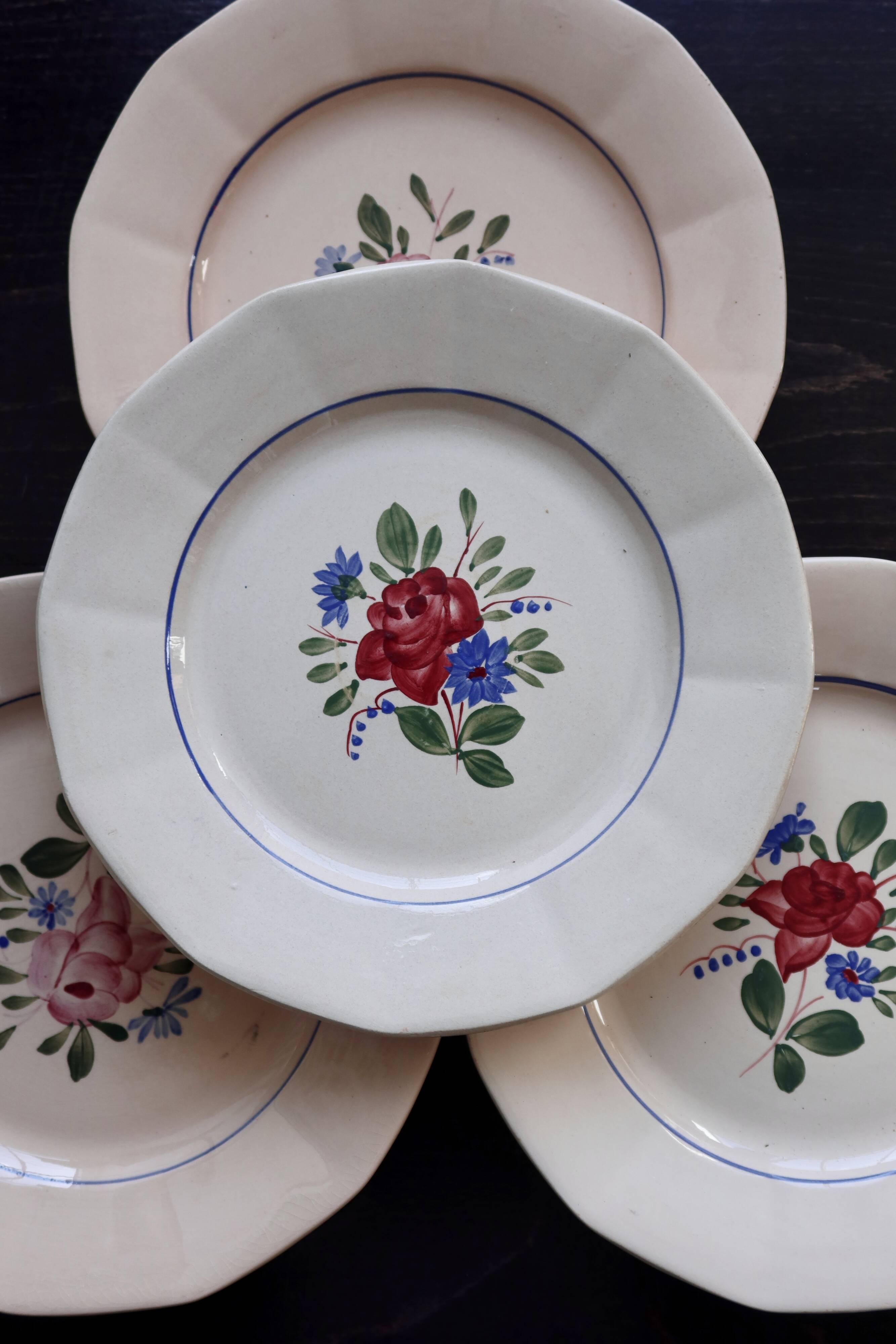 4 vintage Digoin Sarreguemines dinner plates 9177