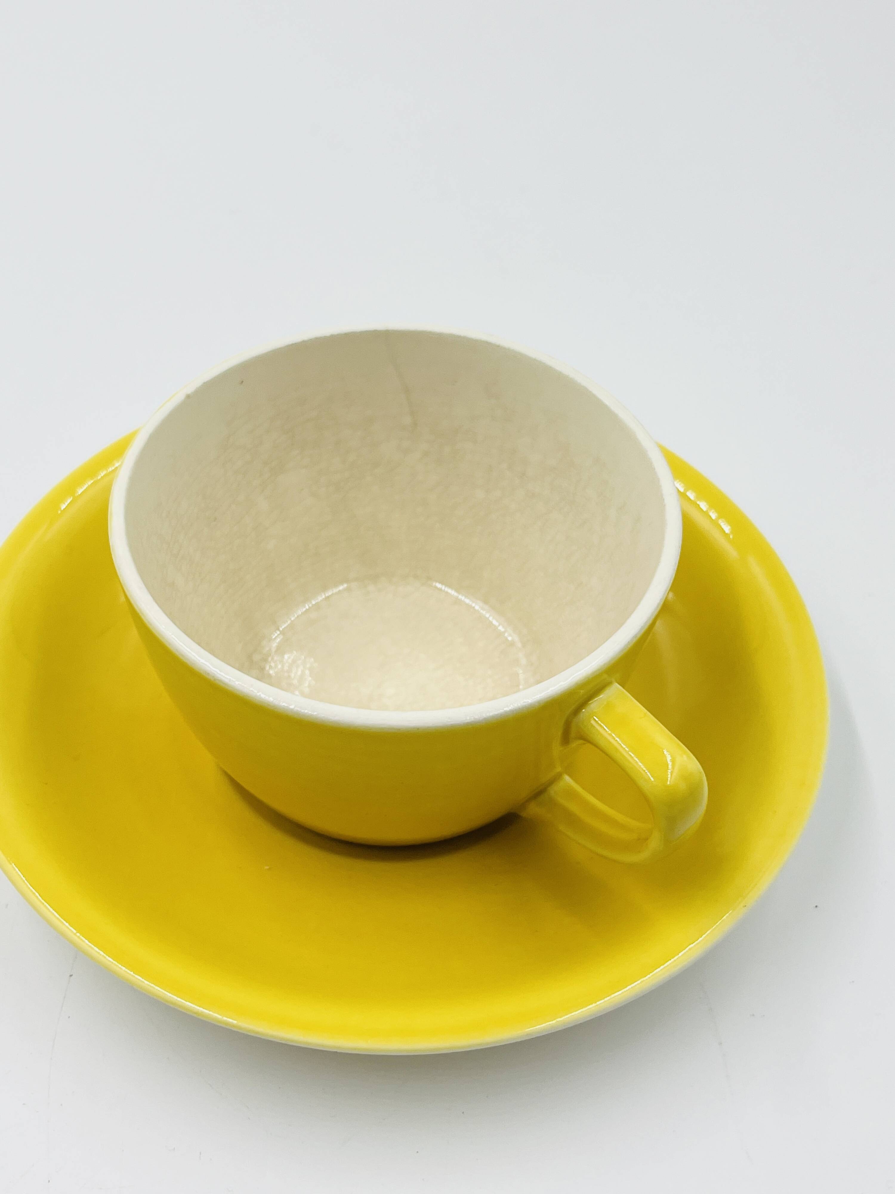 Service 10 tasses jaune Boch Belgique vintage
