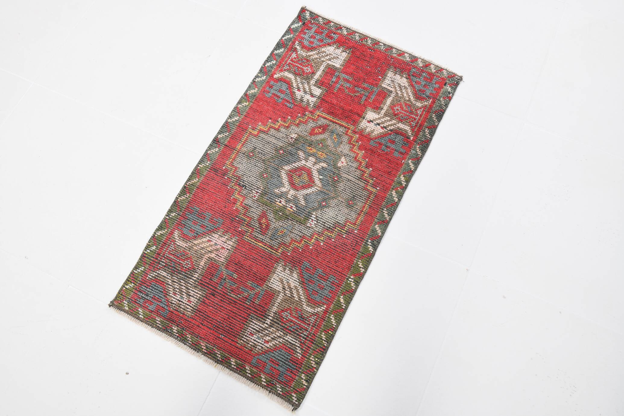 2x3 Red Green Oriental Vintage Rug, 48x89Cm