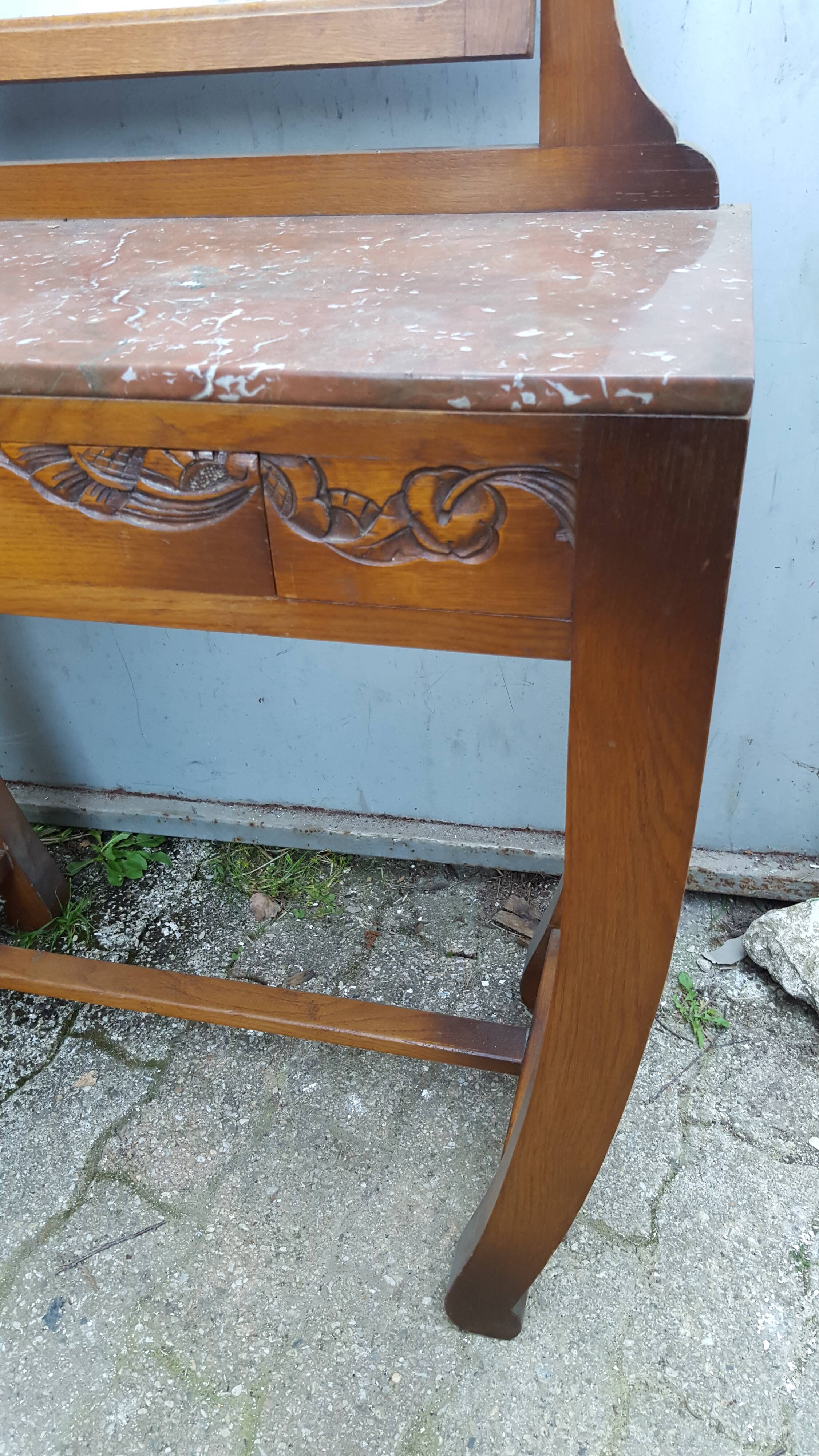 Art deco hairdresser