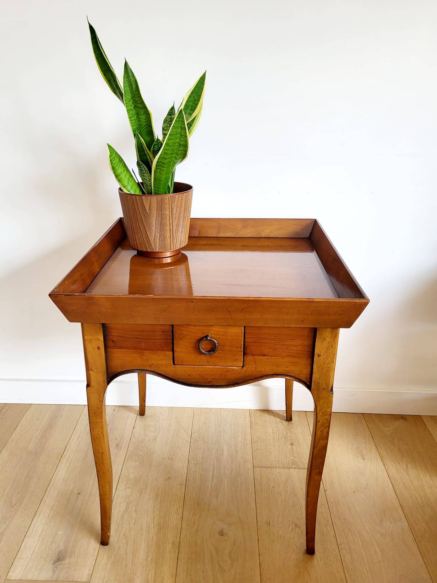 Bijzettafel of butlertafel, kersenhout, Frankrijk