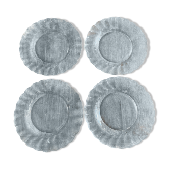 Set of four large vintage Duralex daisy dinner plates