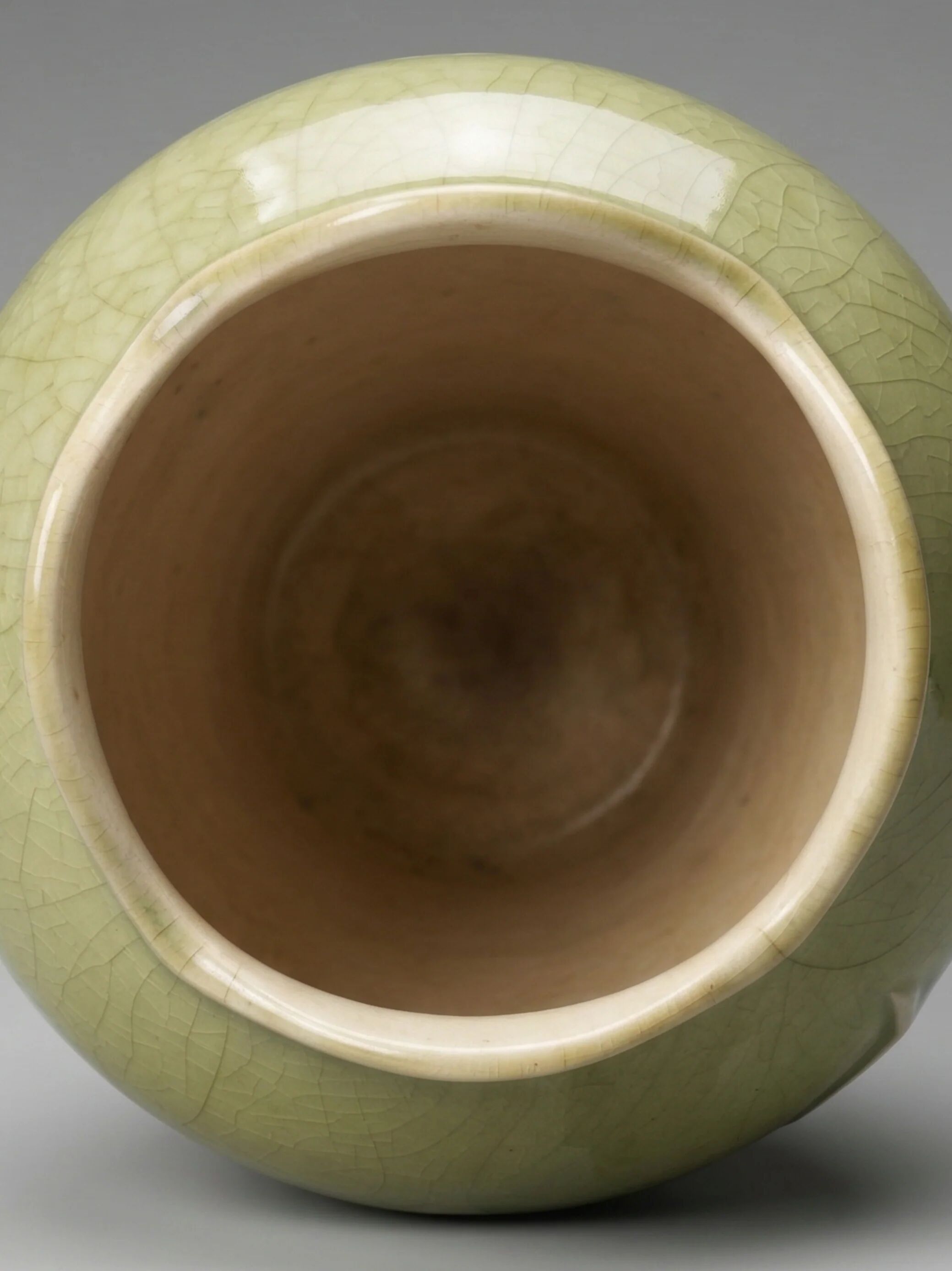 Art Nouveau vase by De Bruyn – Raised thistle decoration – 26 cm