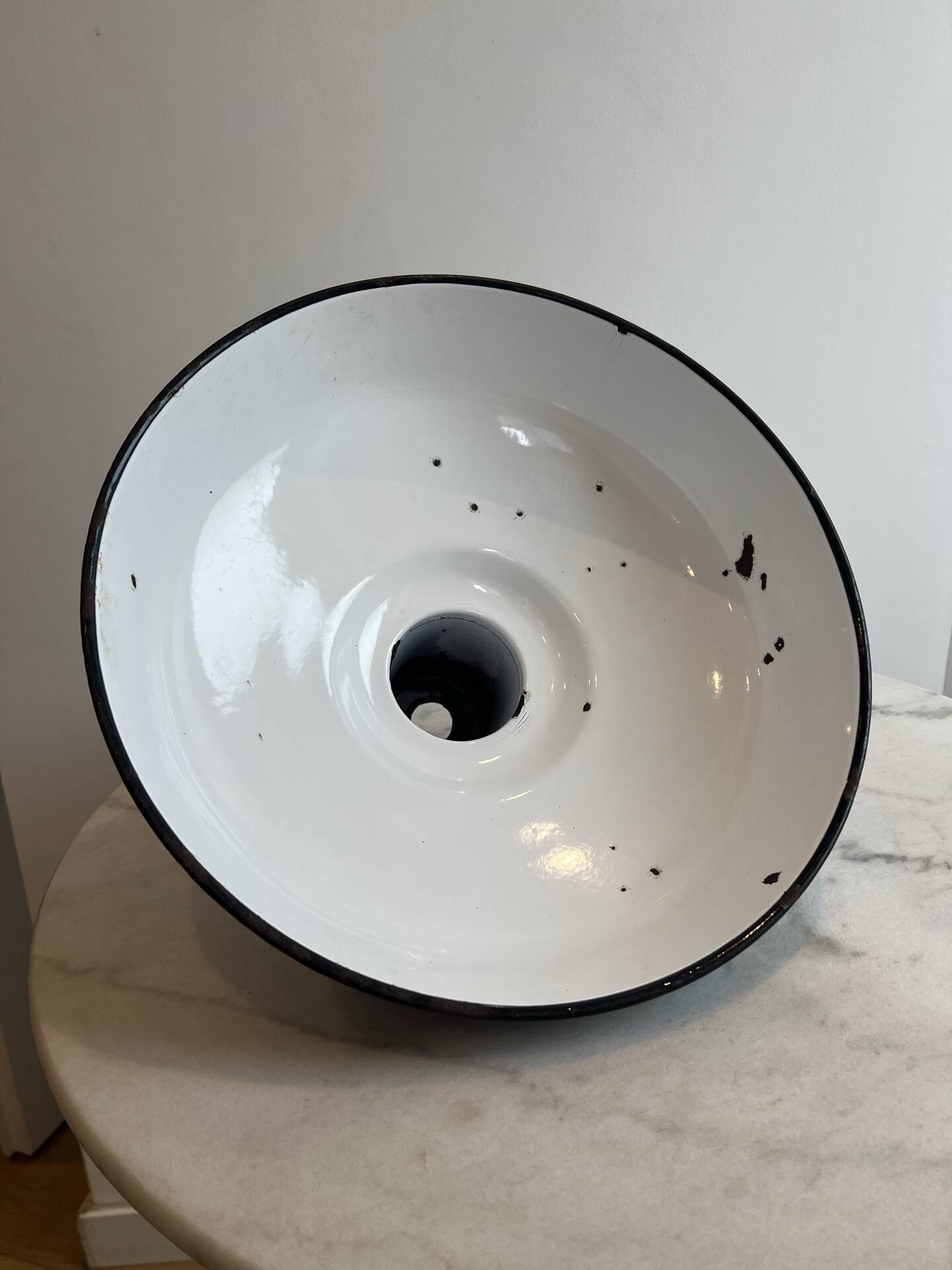 Industrial suspension in black enamelled sheet metal - workshop lampshade