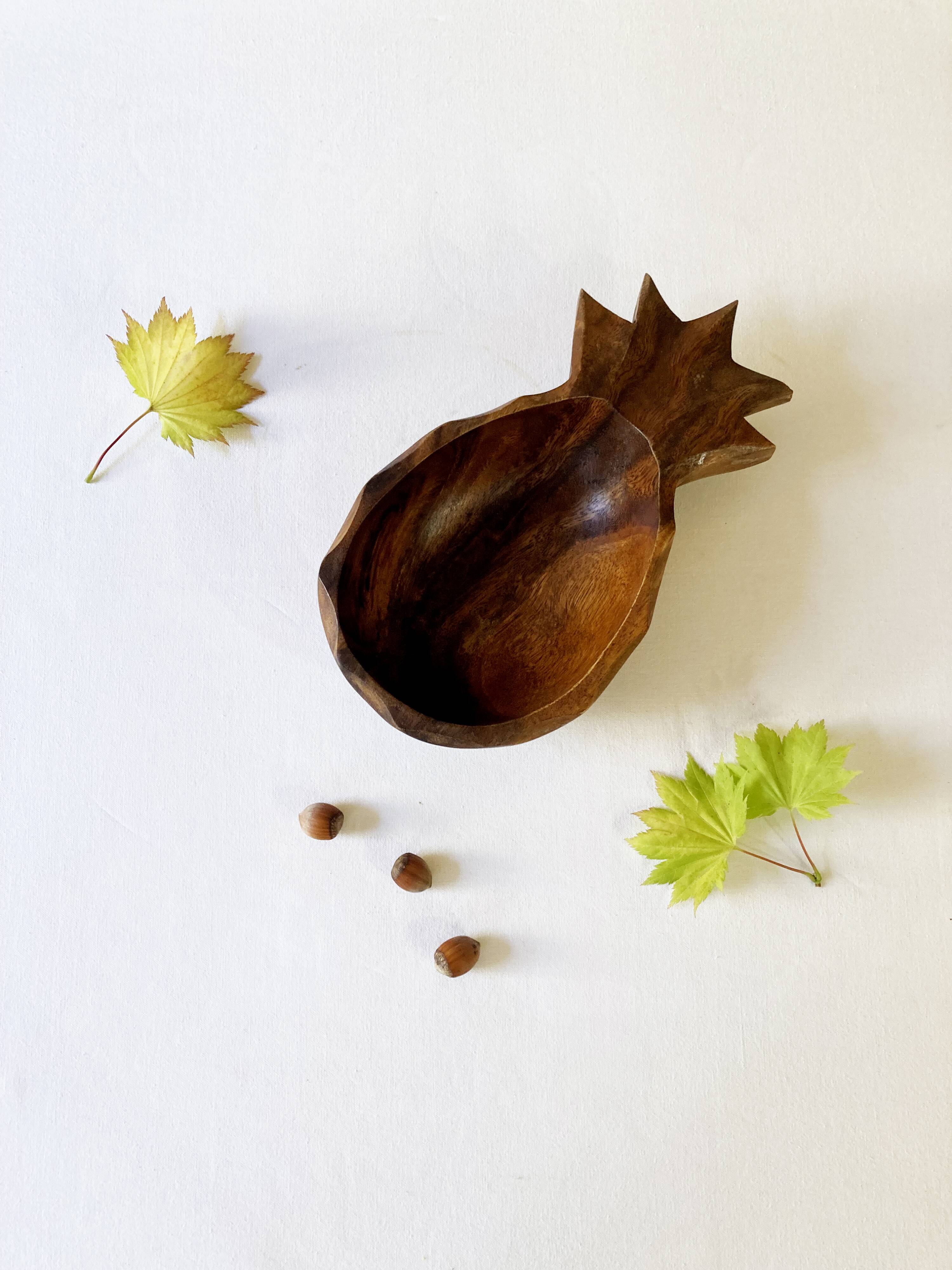 Wooden pocket tray, pineapple shape