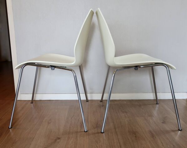 2 chaises maui design par vico magistretti pour kartell, tbe