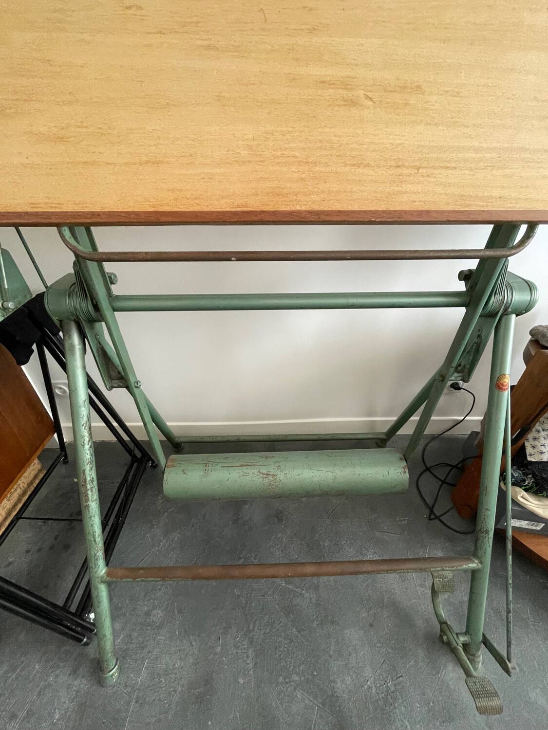 Heliolith Paris Lyon drawing table