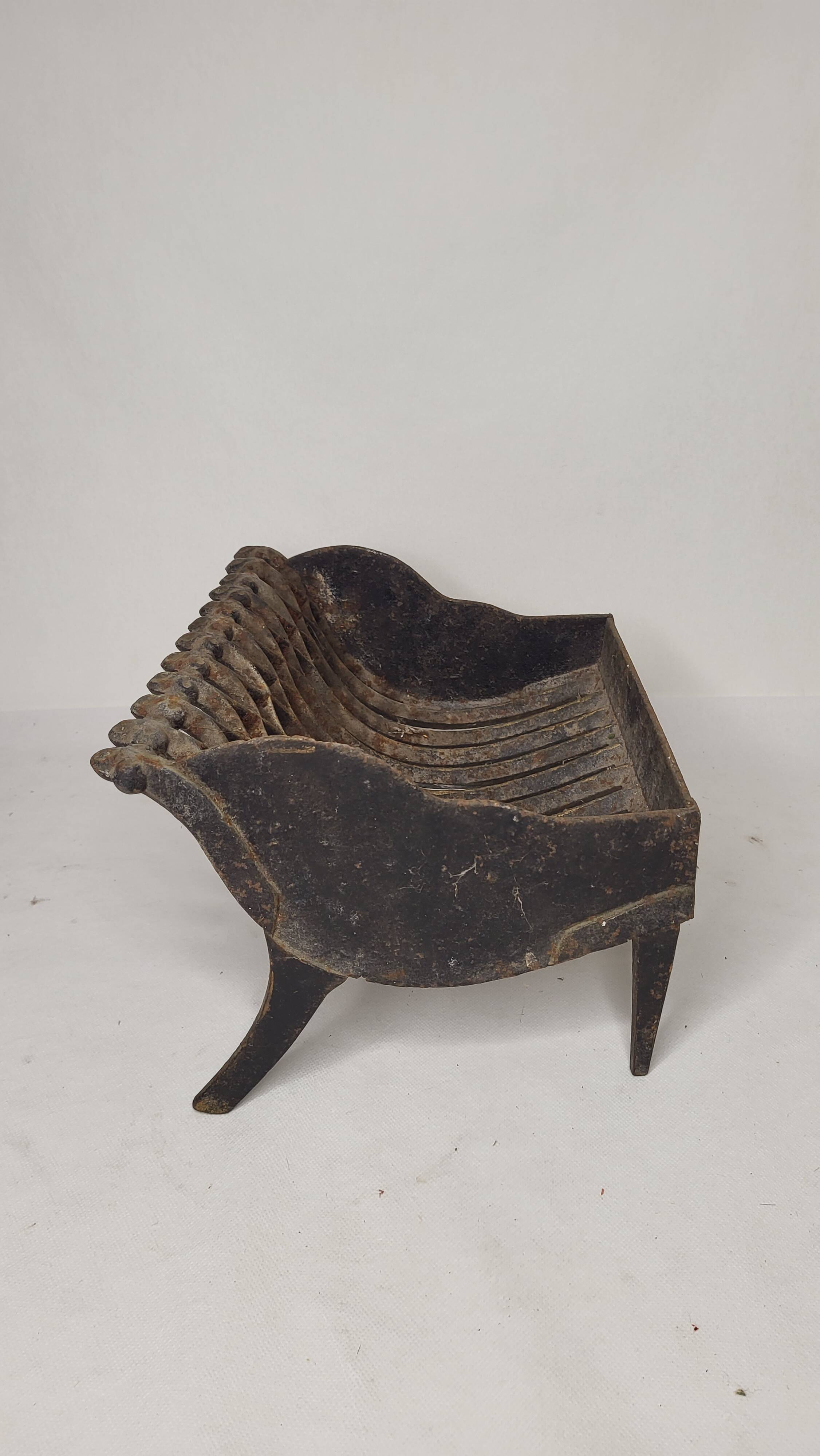 Fireplace basket / Cast iron log holder