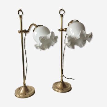 Pair of lamps in brass with tulips