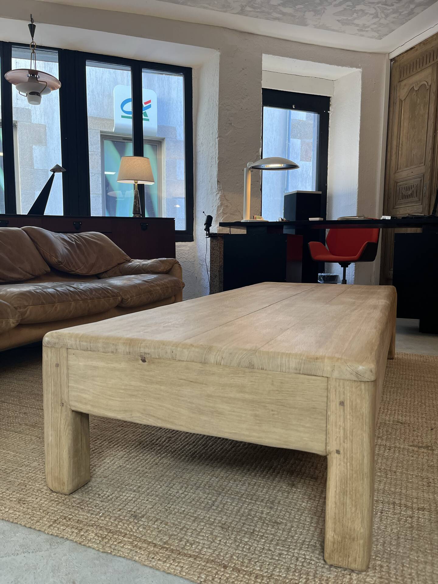 Table basse en chêne blond
