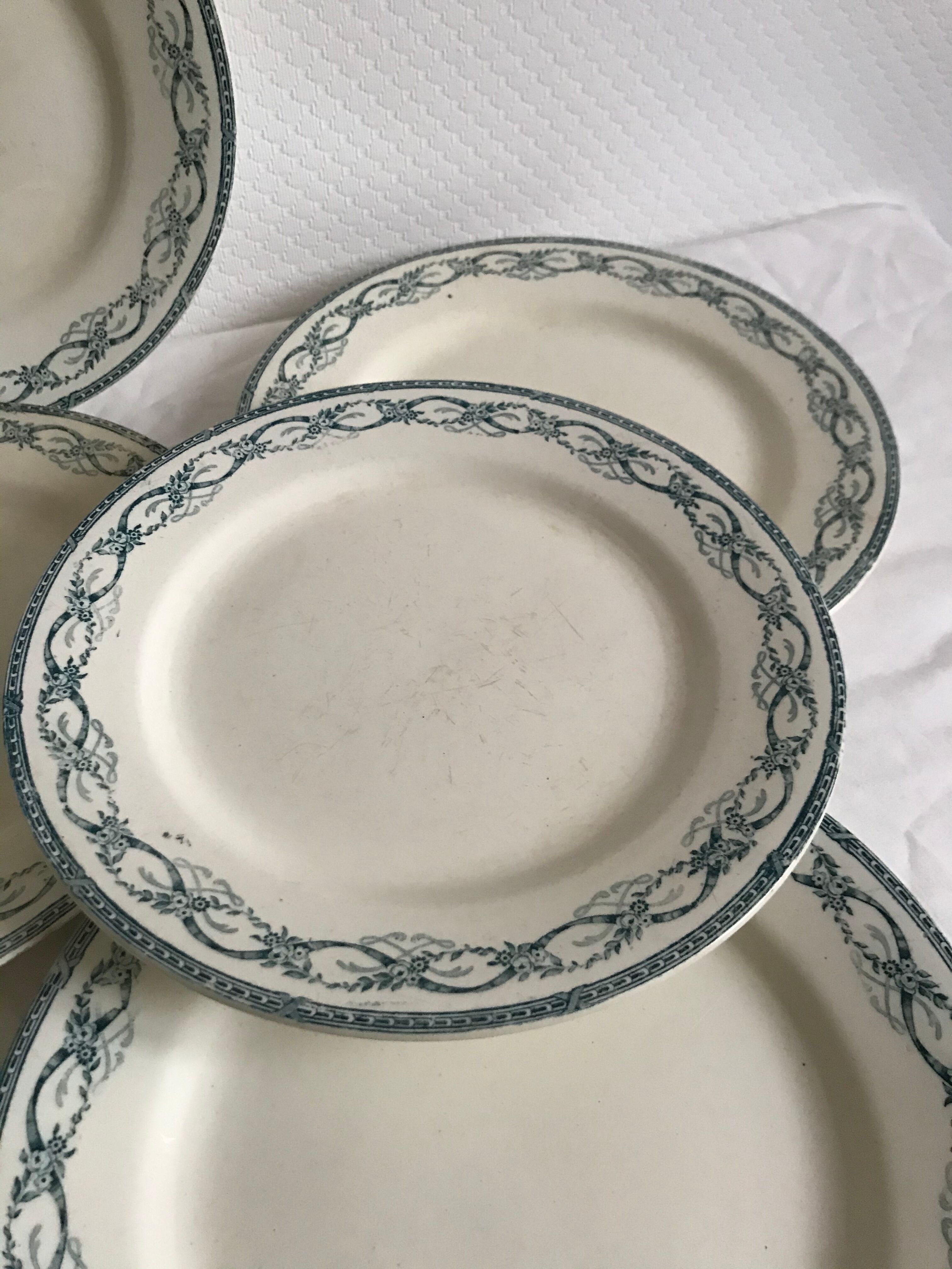 Lot of 8 flat plates made of iron earth