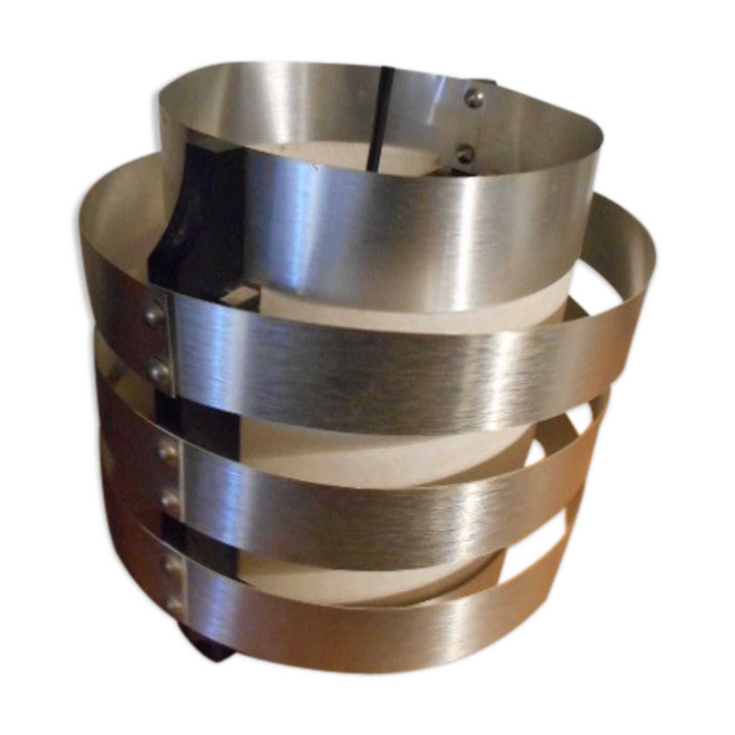 Suspension stainless steel blades and wood