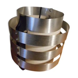 Suspension stainless steel blades and wood