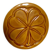 Vallauris, dessous de plat décor trèfle XXème