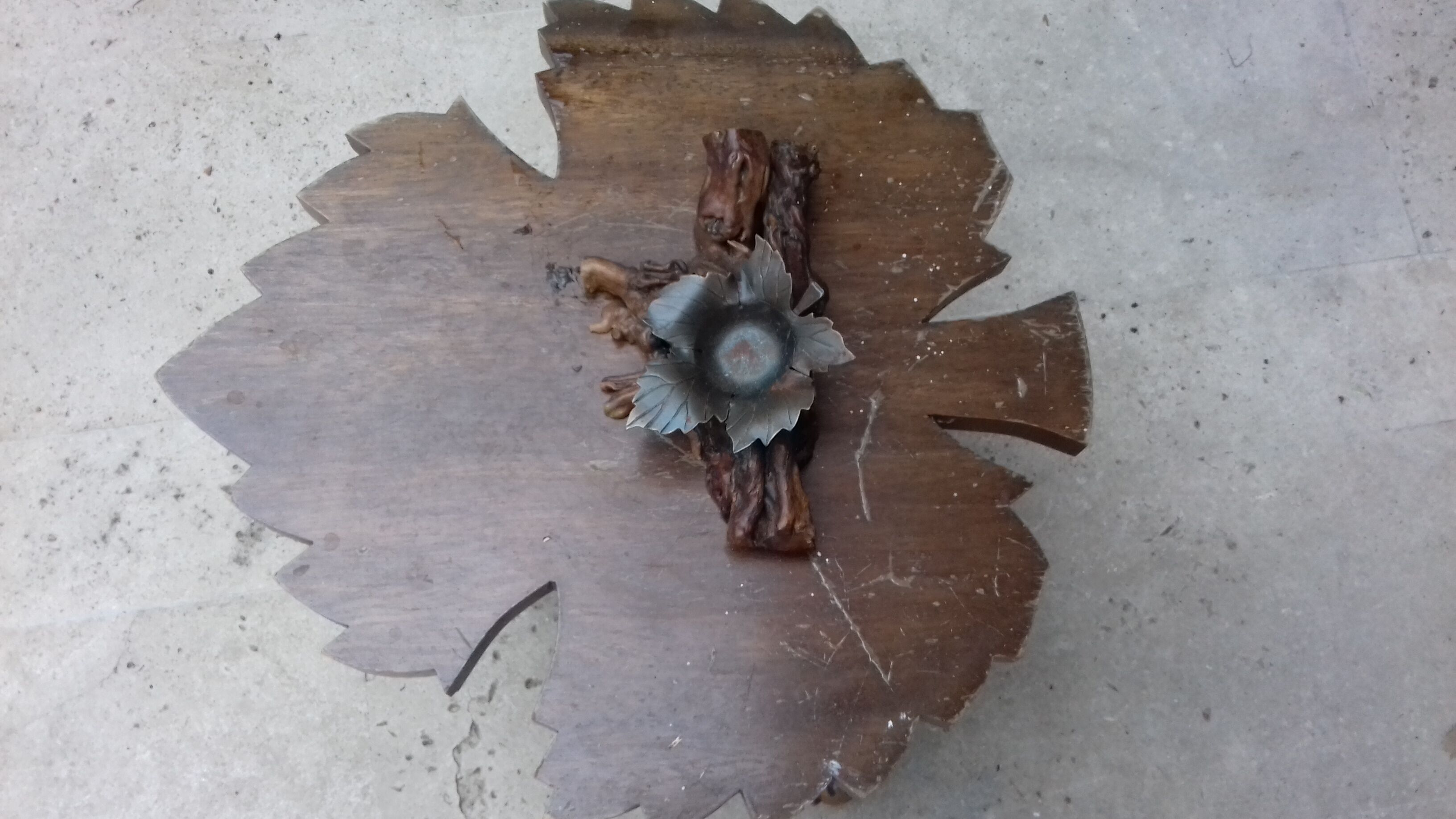 Table basse feuille en bois vintage avec cendrier