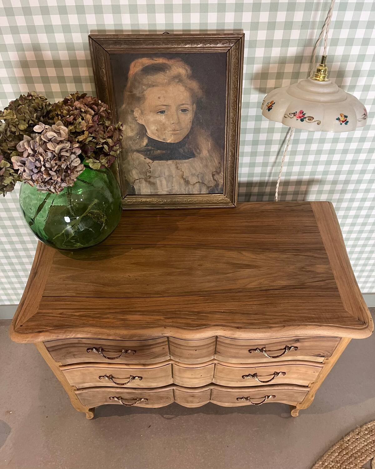 Shabby chic chest of drawers
