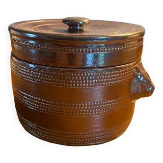 Pot with lid