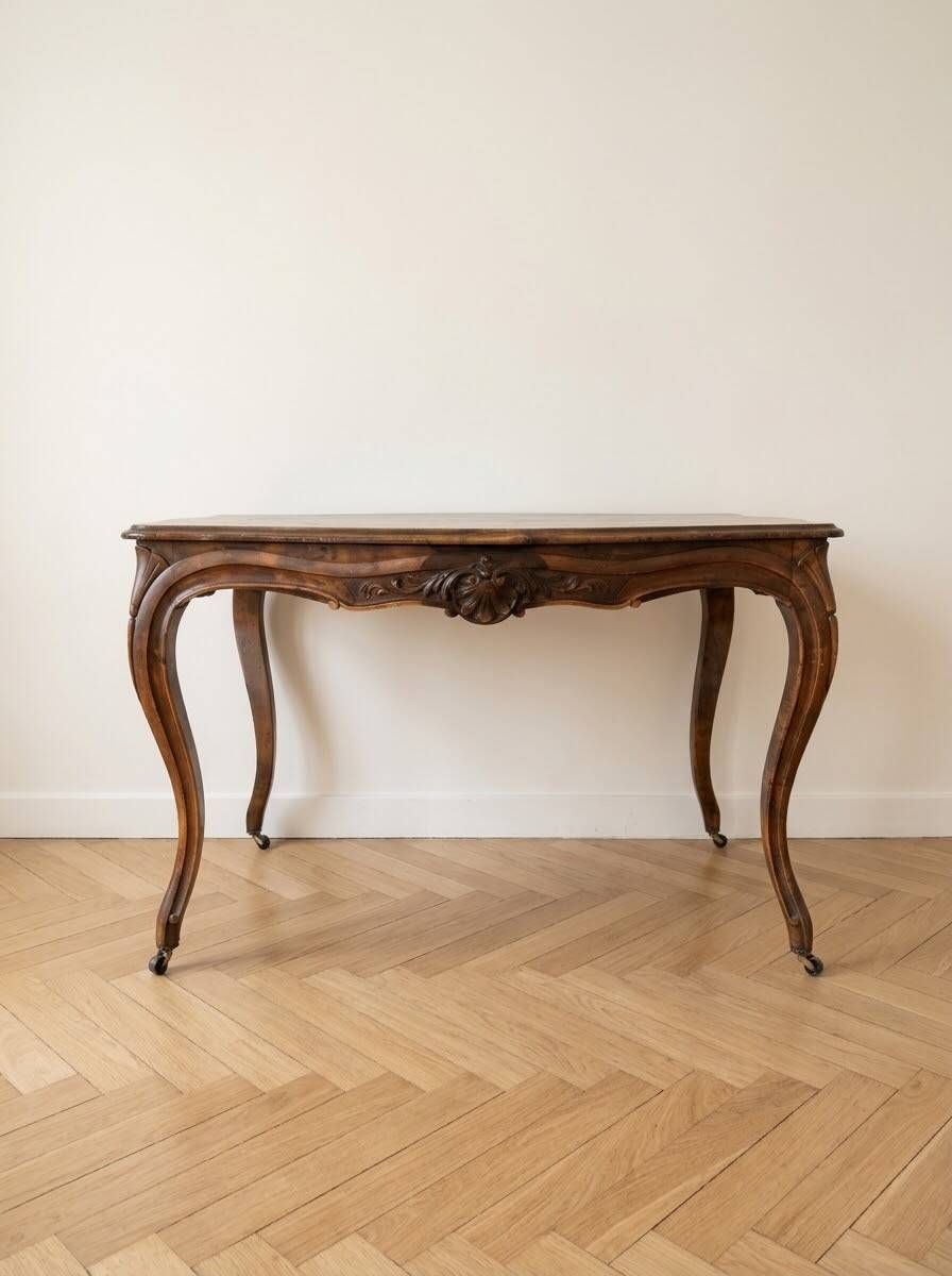 Louis XV coffee table in carved solid wood.