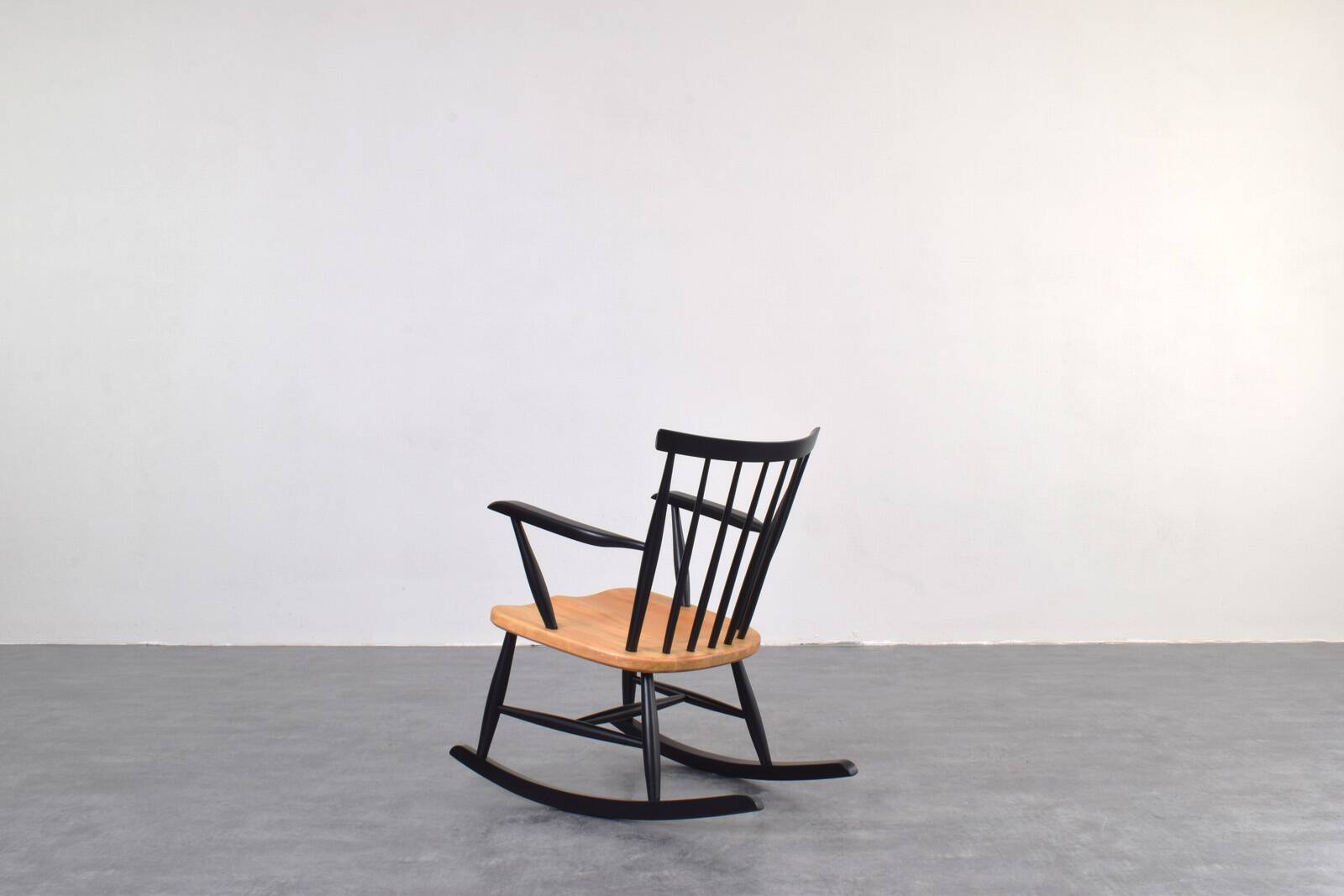 Chaise à bascule suédoise du milieu du siècle, années 1960.