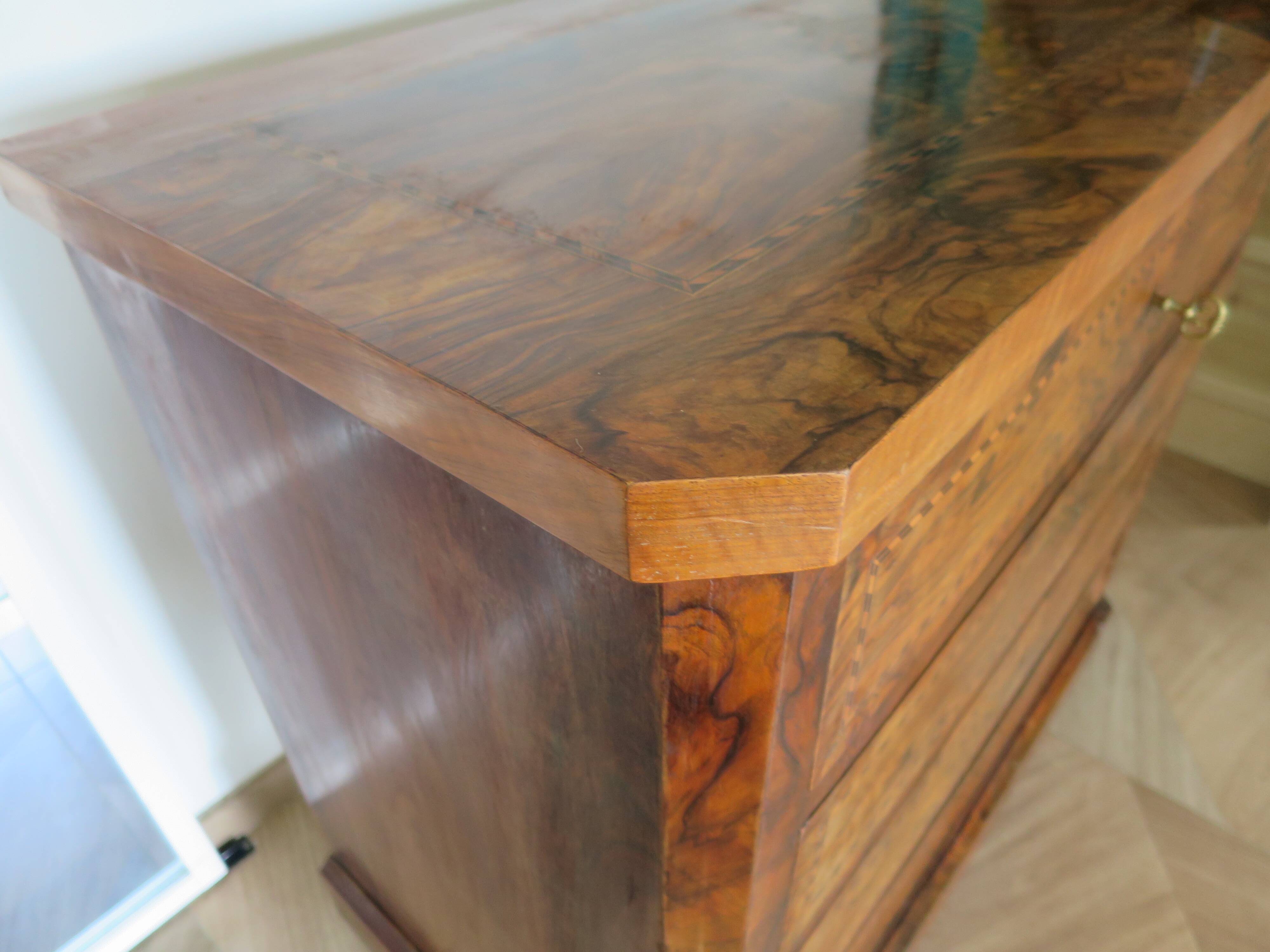 Antique oak burr chest of drawers - 4 drawers - marquetry inlay from the early 21st century