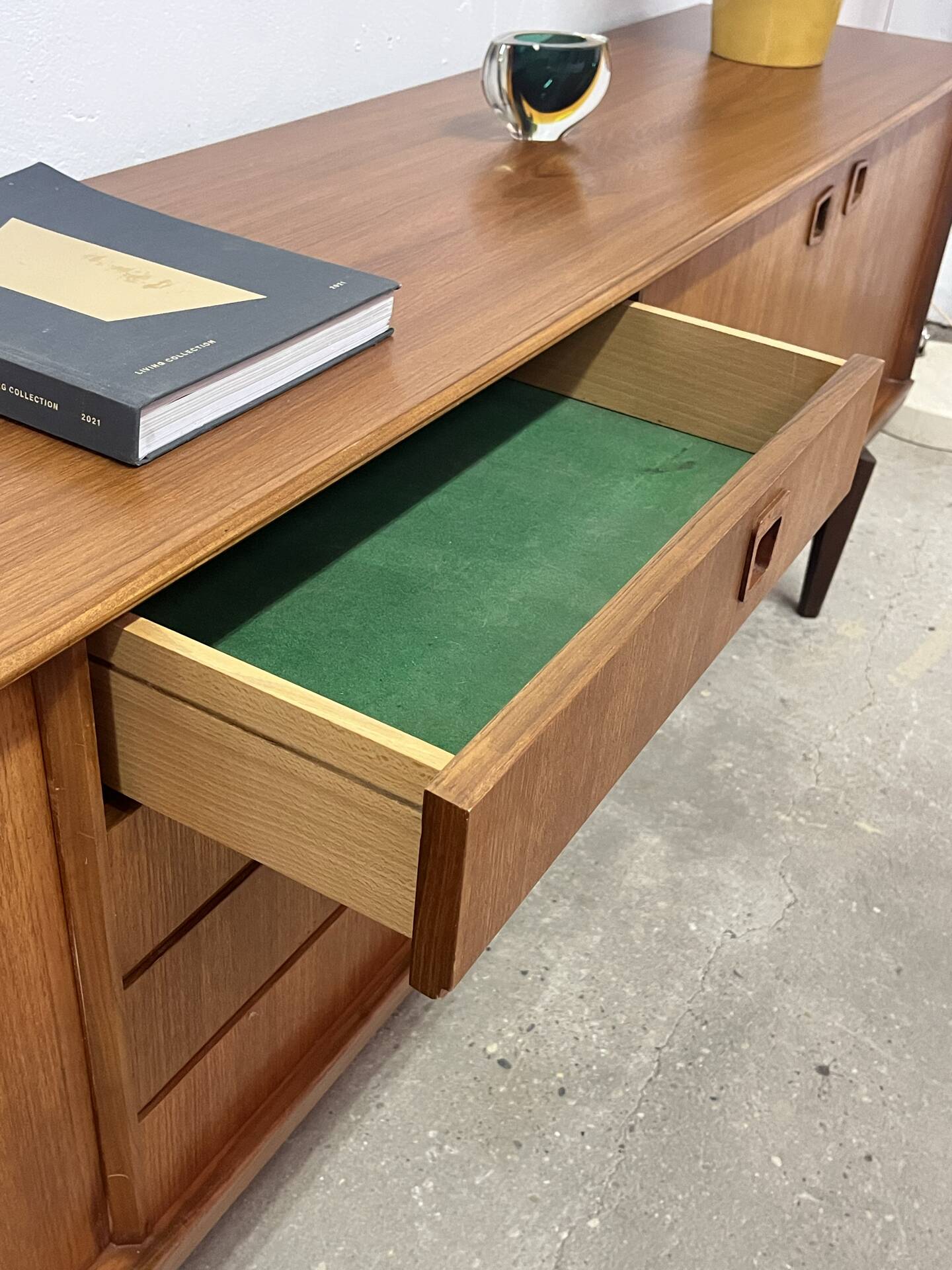 Teak enfilade