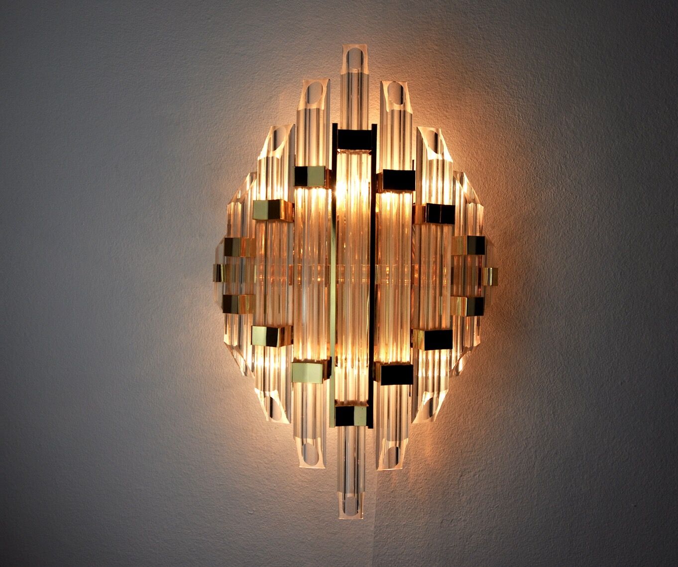 Venini wall lamp, cut crystals, Italy, 1970