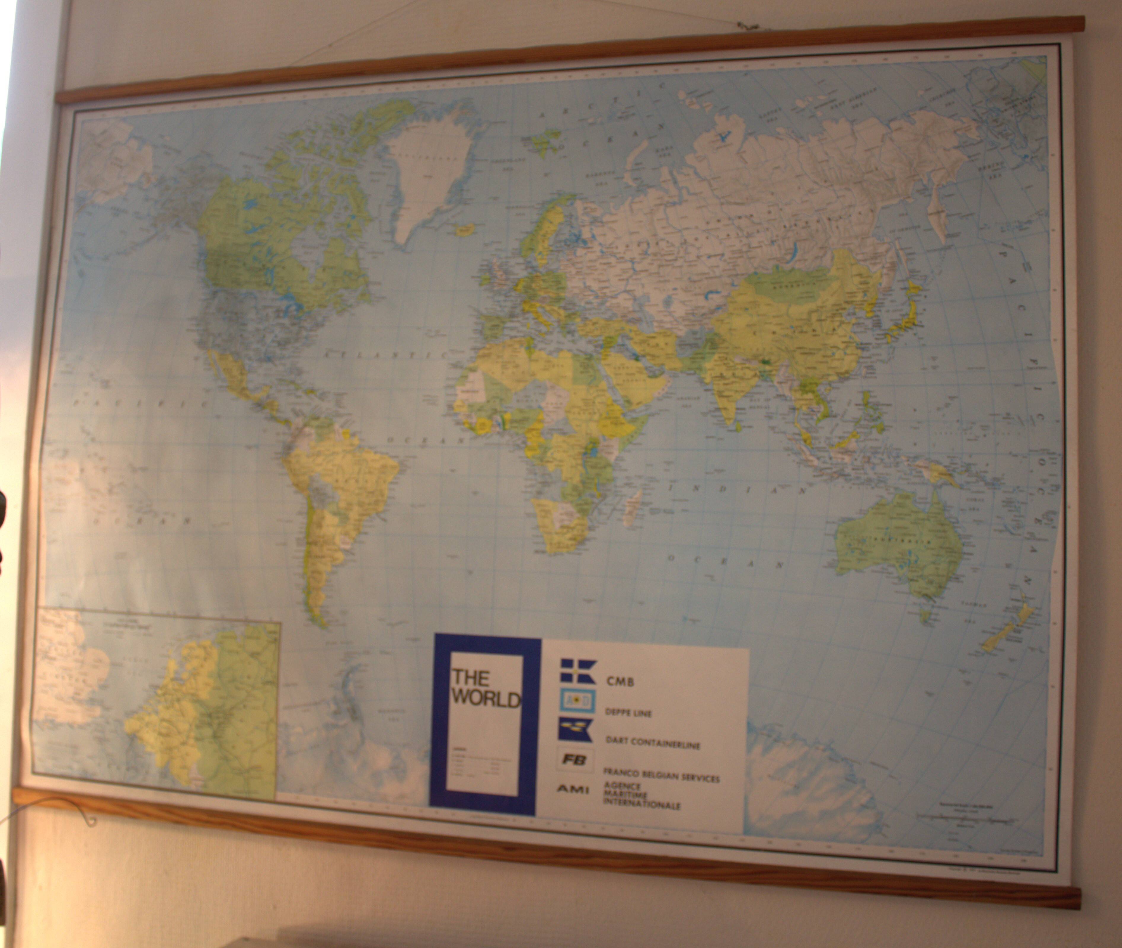 Old school map of the world 1977 wall decoration