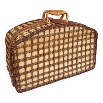 Wicker picnic basket, blue gingham interior