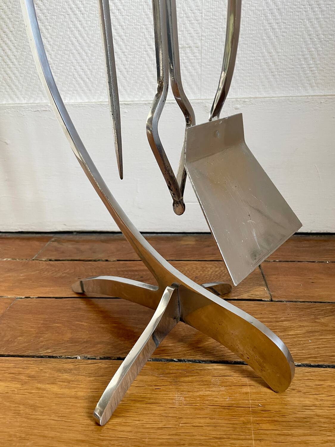 Jaques Charles polished stainless steel fireplace set for Jean-Paul Créations France 1970