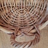 Oval wicker basket