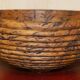 Grand bol d'eucalyptus noueux signé B Moss pour fruits
