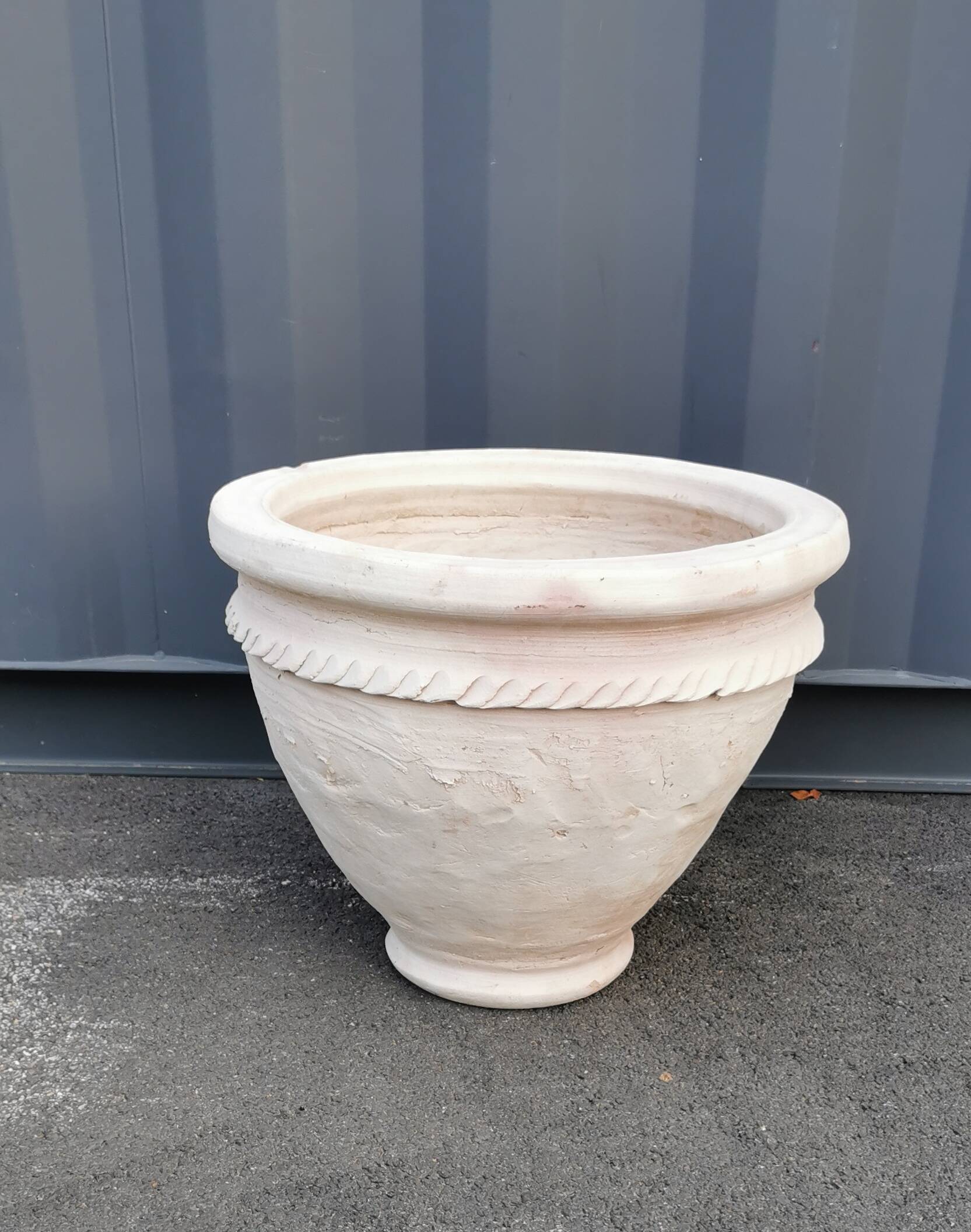 Tamgroute terracotta jar