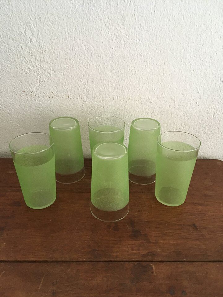 Six glasses granités green of the 1960