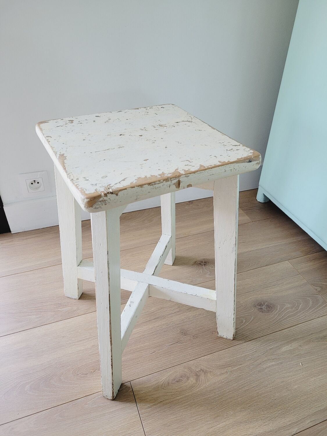 Wood workshop stool