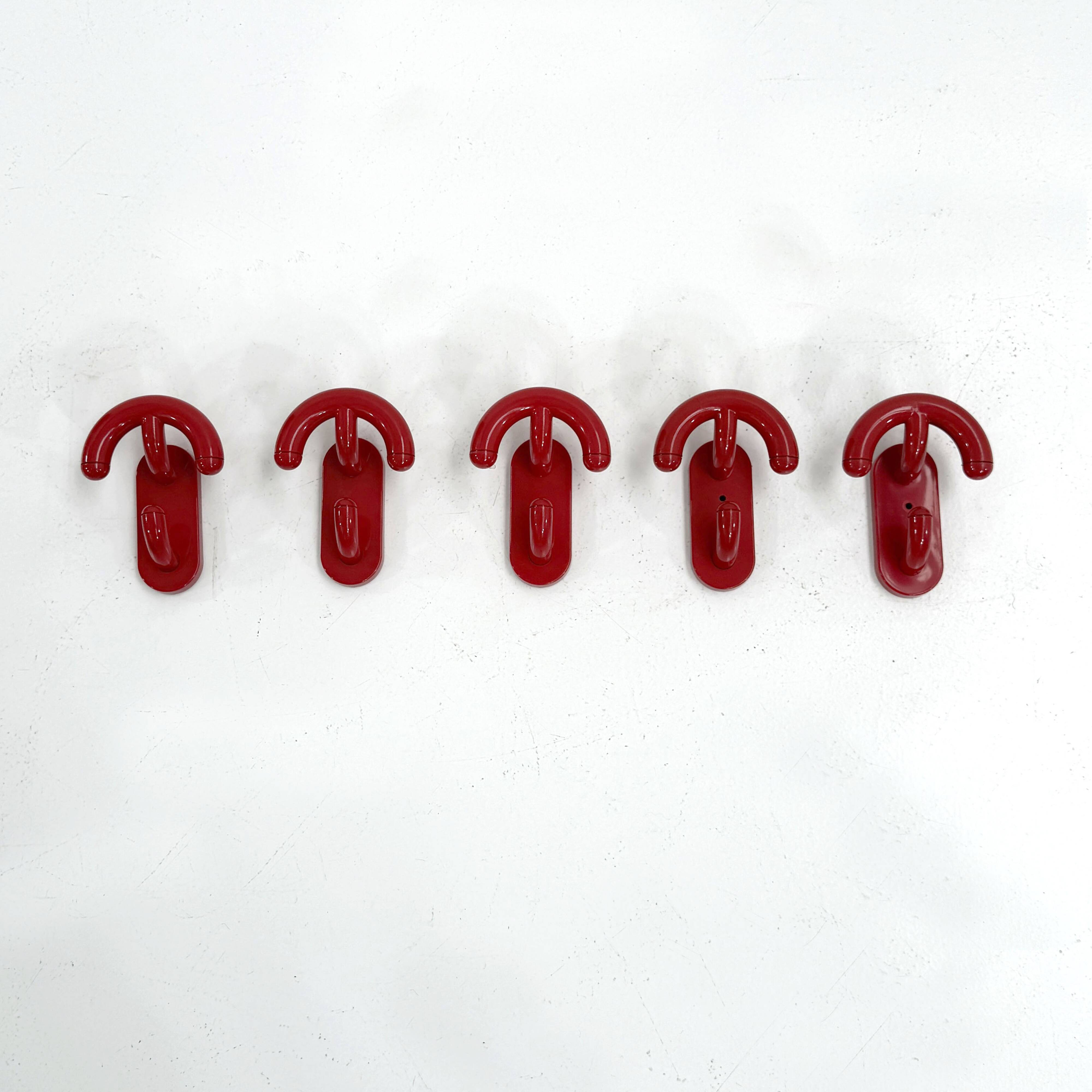 5 patères rouges par Con&Con Italy, 1970