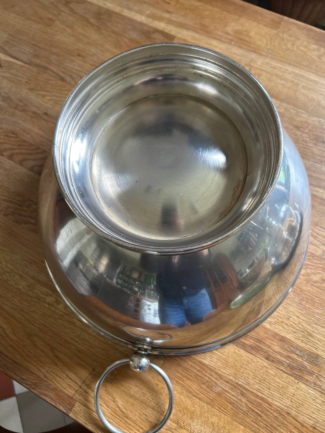 Silver metal champagne tub