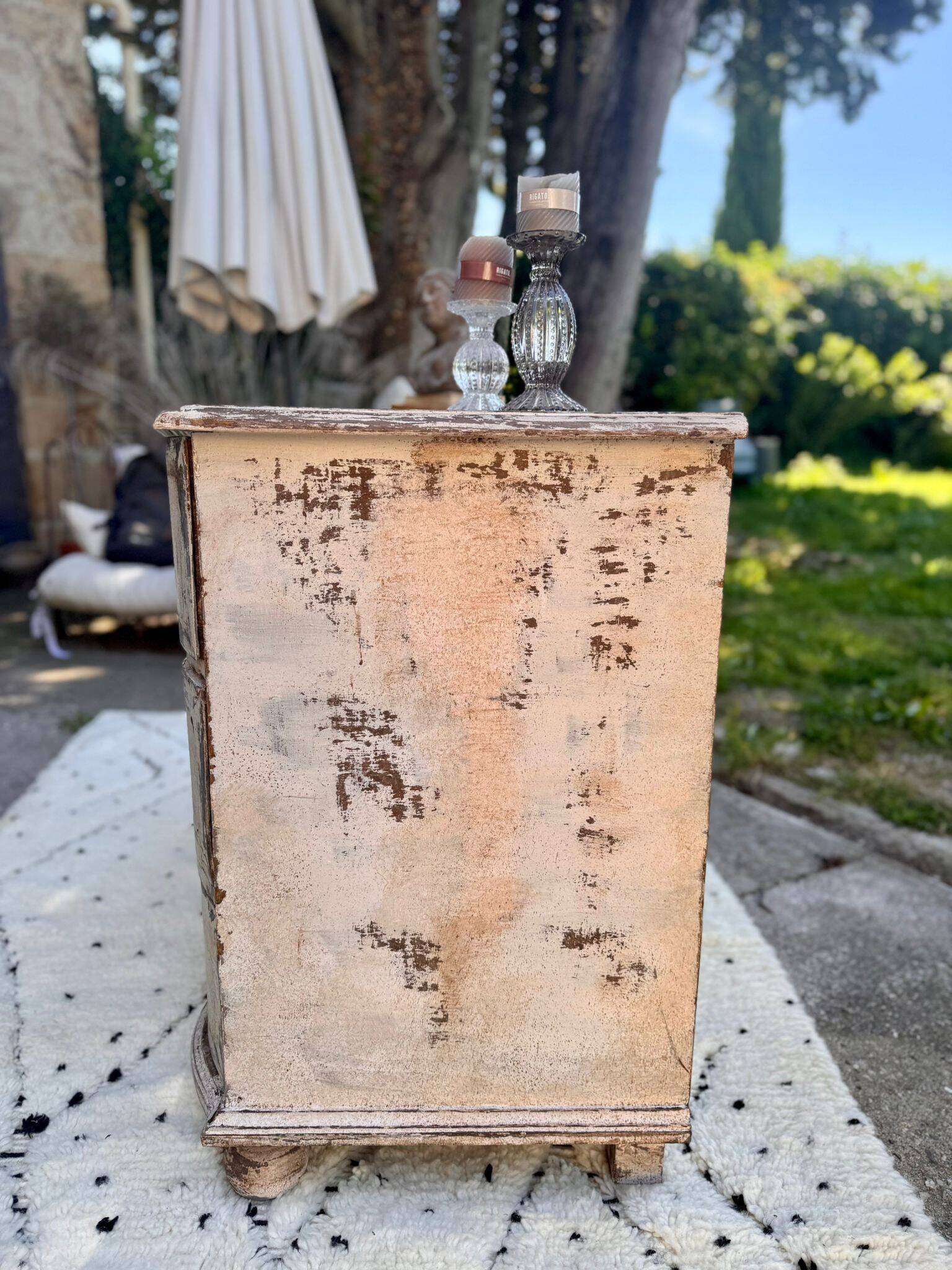 Painted commode from the 18th century