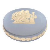 Wedgwood, blue jasper bonbonnière with antique decoration from the 20th century.