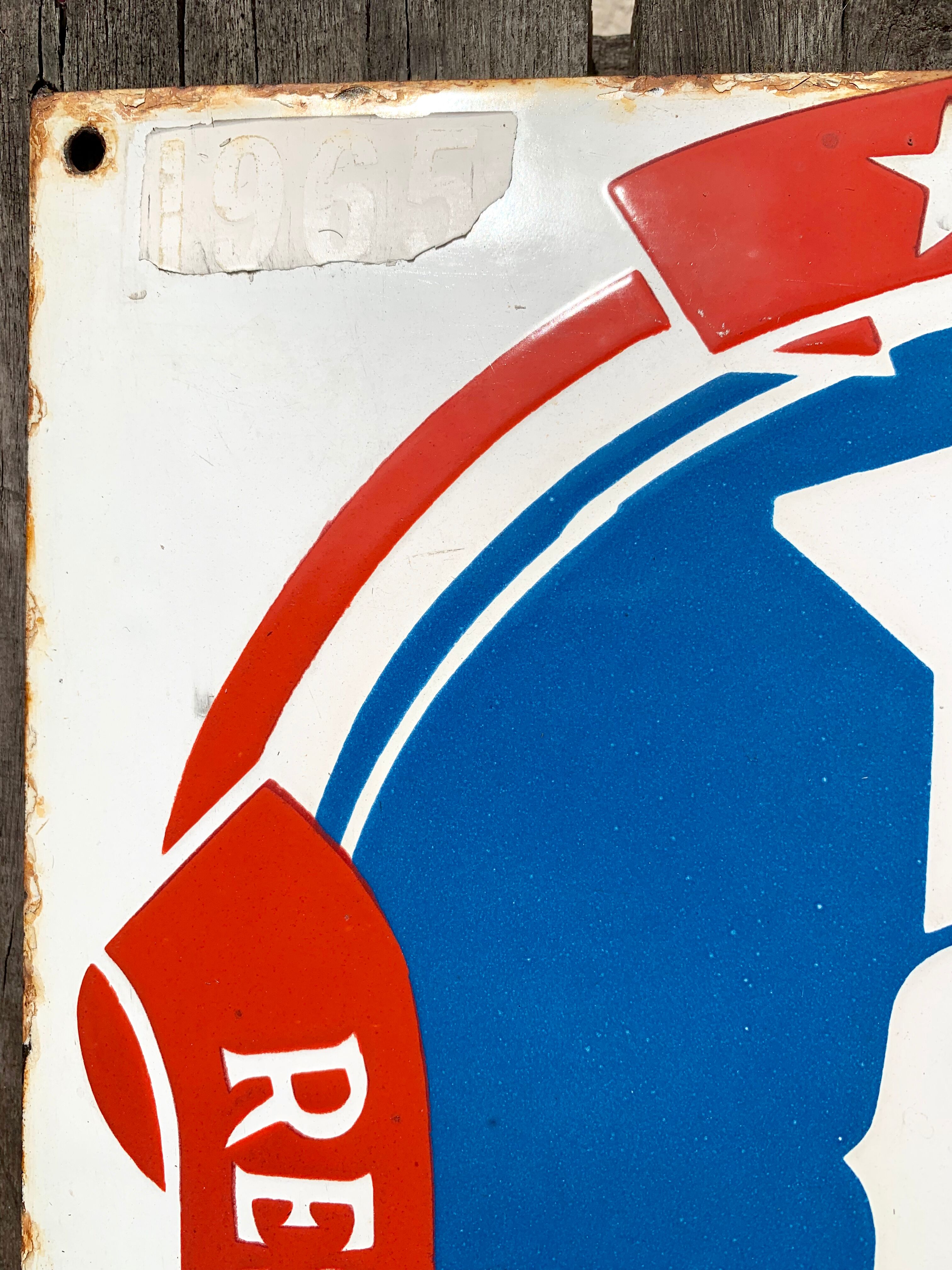 Old enamelled plate tourist restaurant