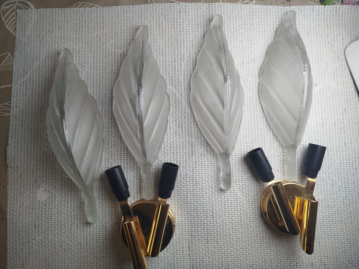 Pair of wall sconces with Italian leaf design in Barovier Murano style.