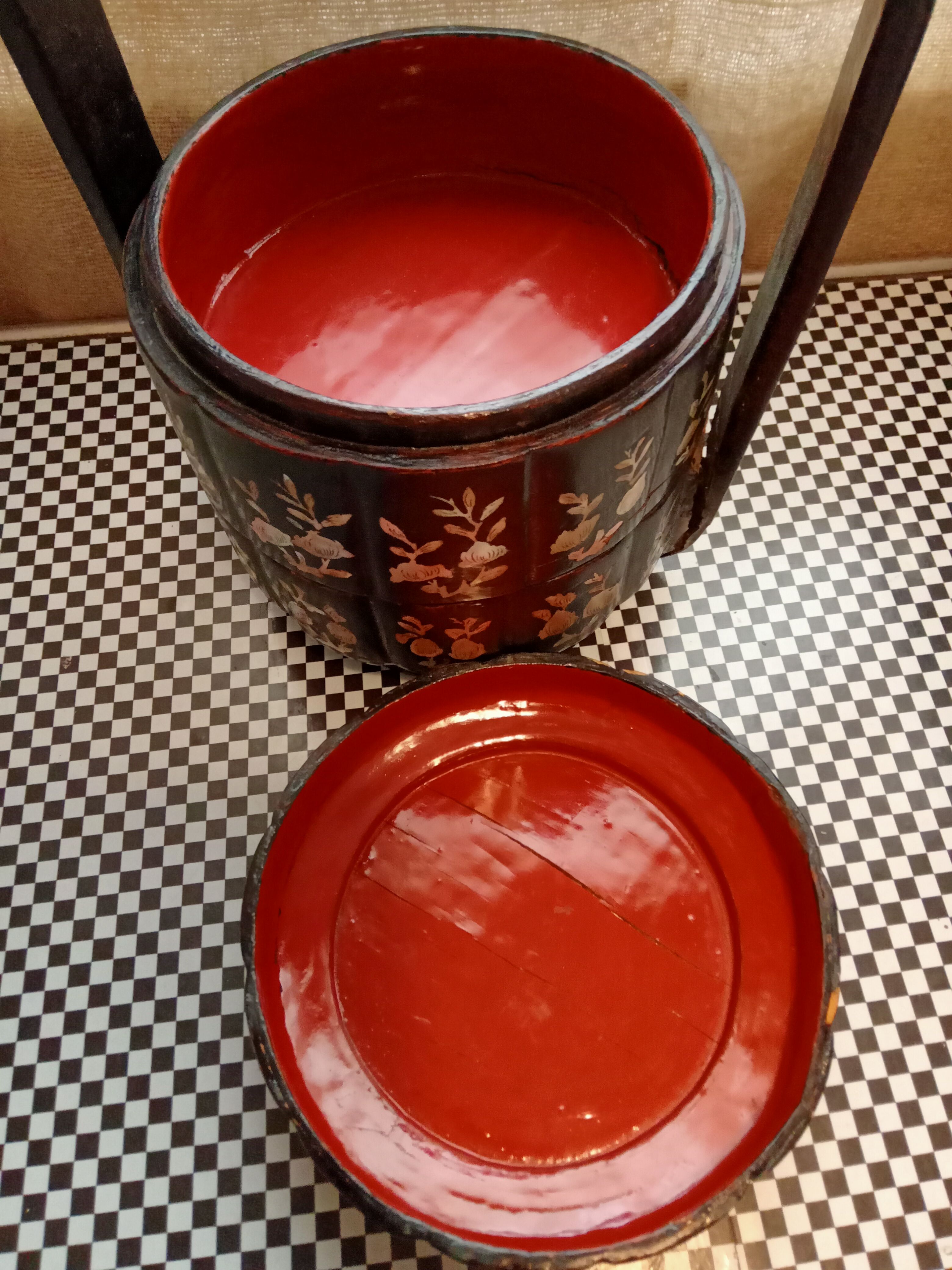 Box in lacquer and mother-of-pearl Tonkin 19th