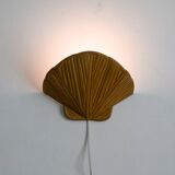 Clamp Shell Shaped Wall Lamp