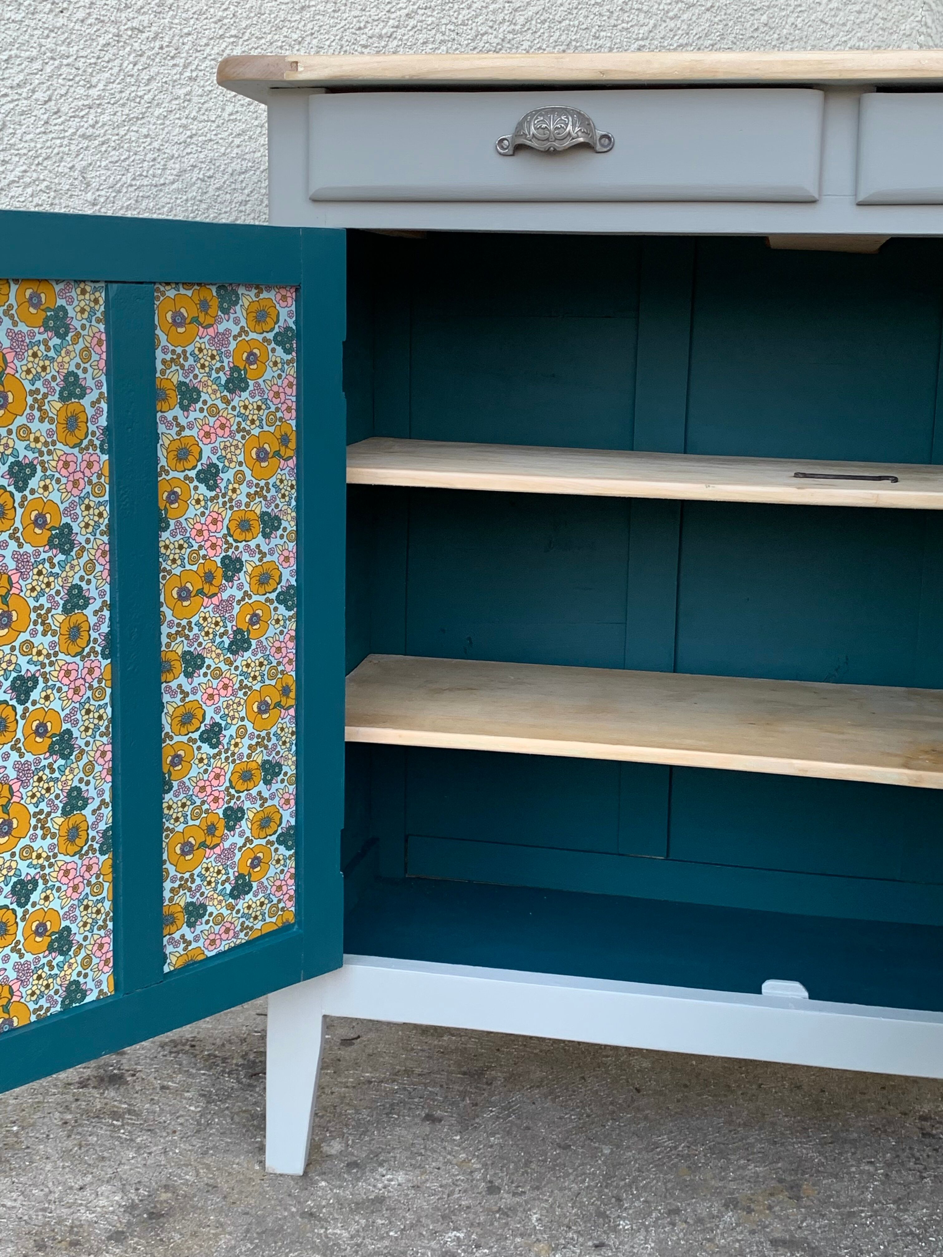 Vintage Parisian buffet 100x100