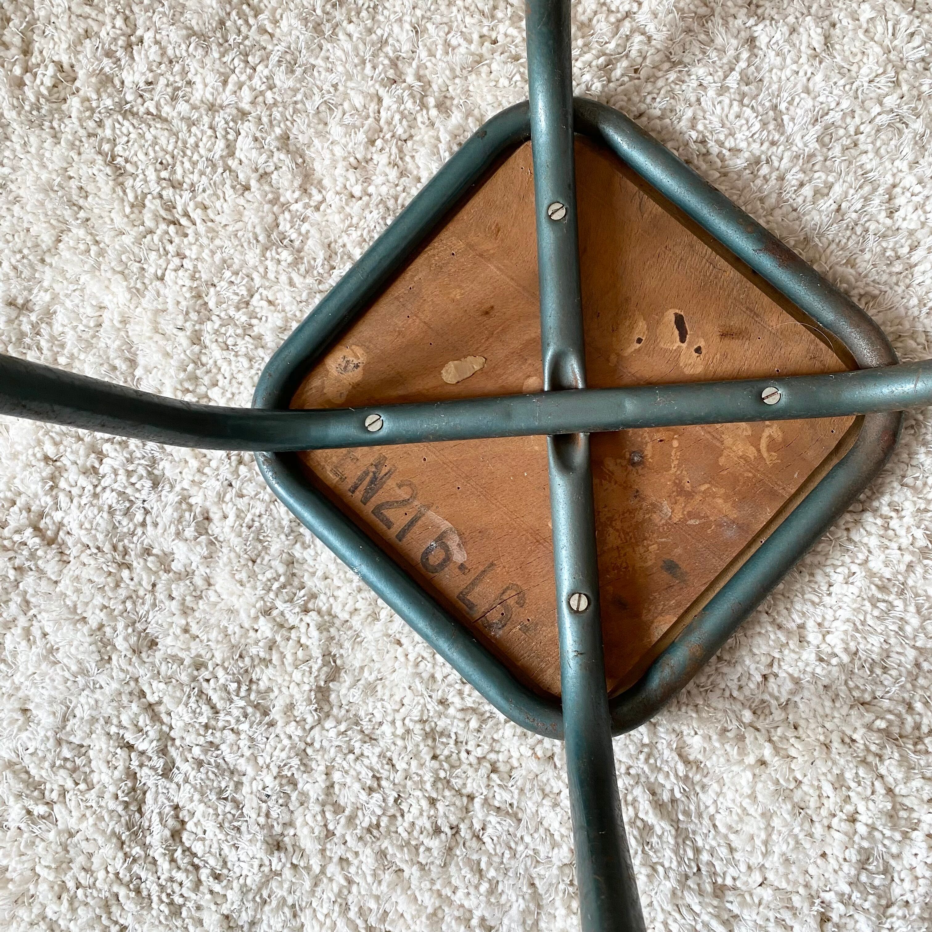 Bar stool / industrial top (workshop)