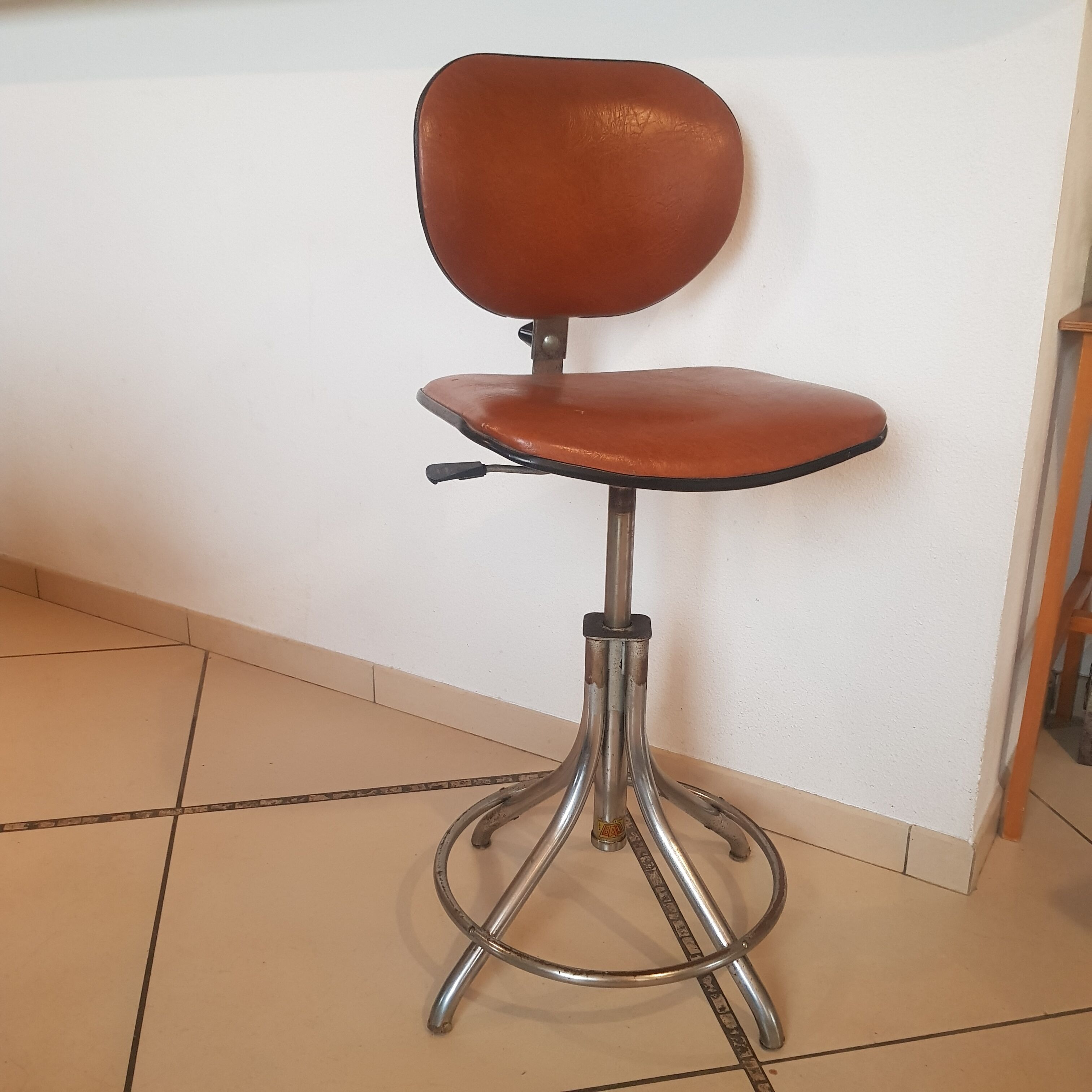 Workshop tabouret in skai