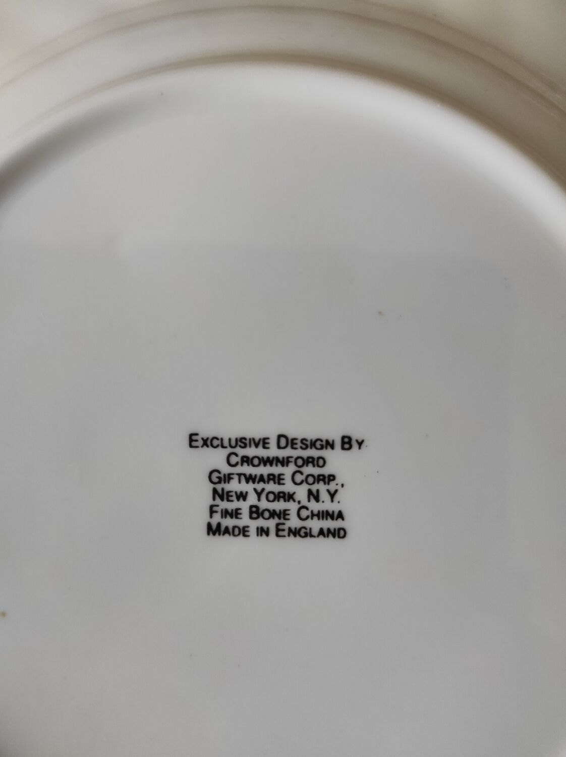 Crownford Giftware Corp Plate