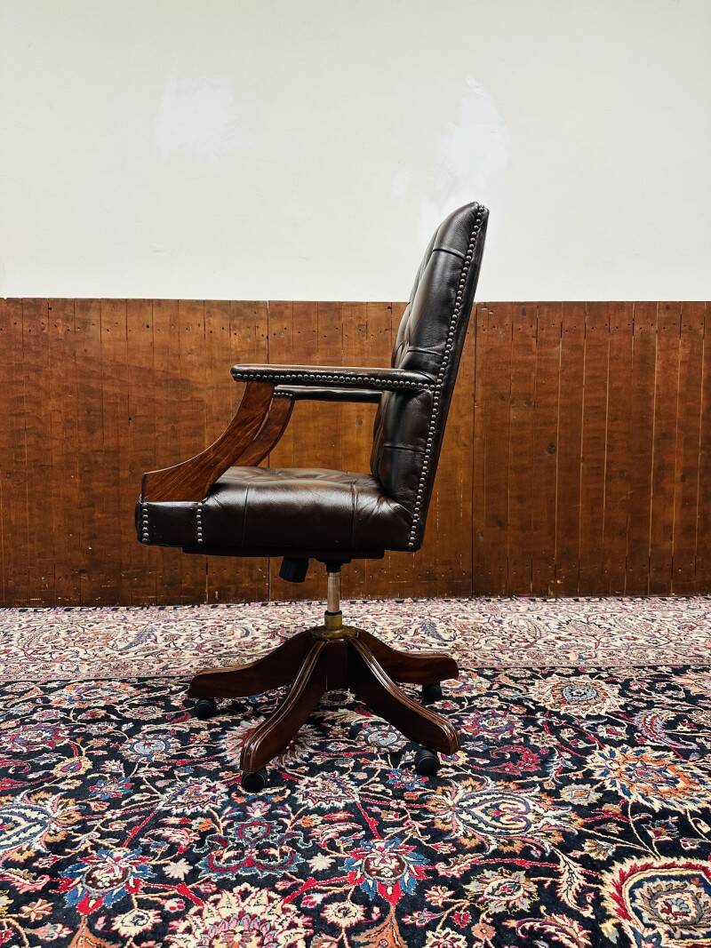Chaise de bureau Chestfield anglaise marron